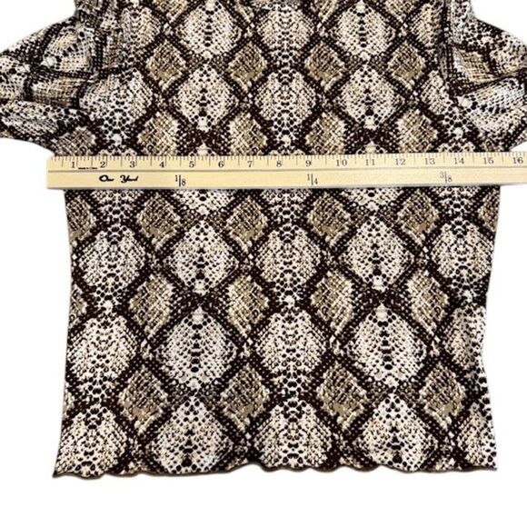 Olivia Rae Snakeskin Print Mock Neck stretch Blouse Brown White Size Small - Picture 7 of 10